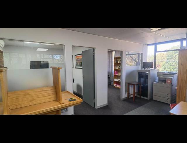 BUSINESS PROPERTY TO RENT IN LYNNWOOD GLEN